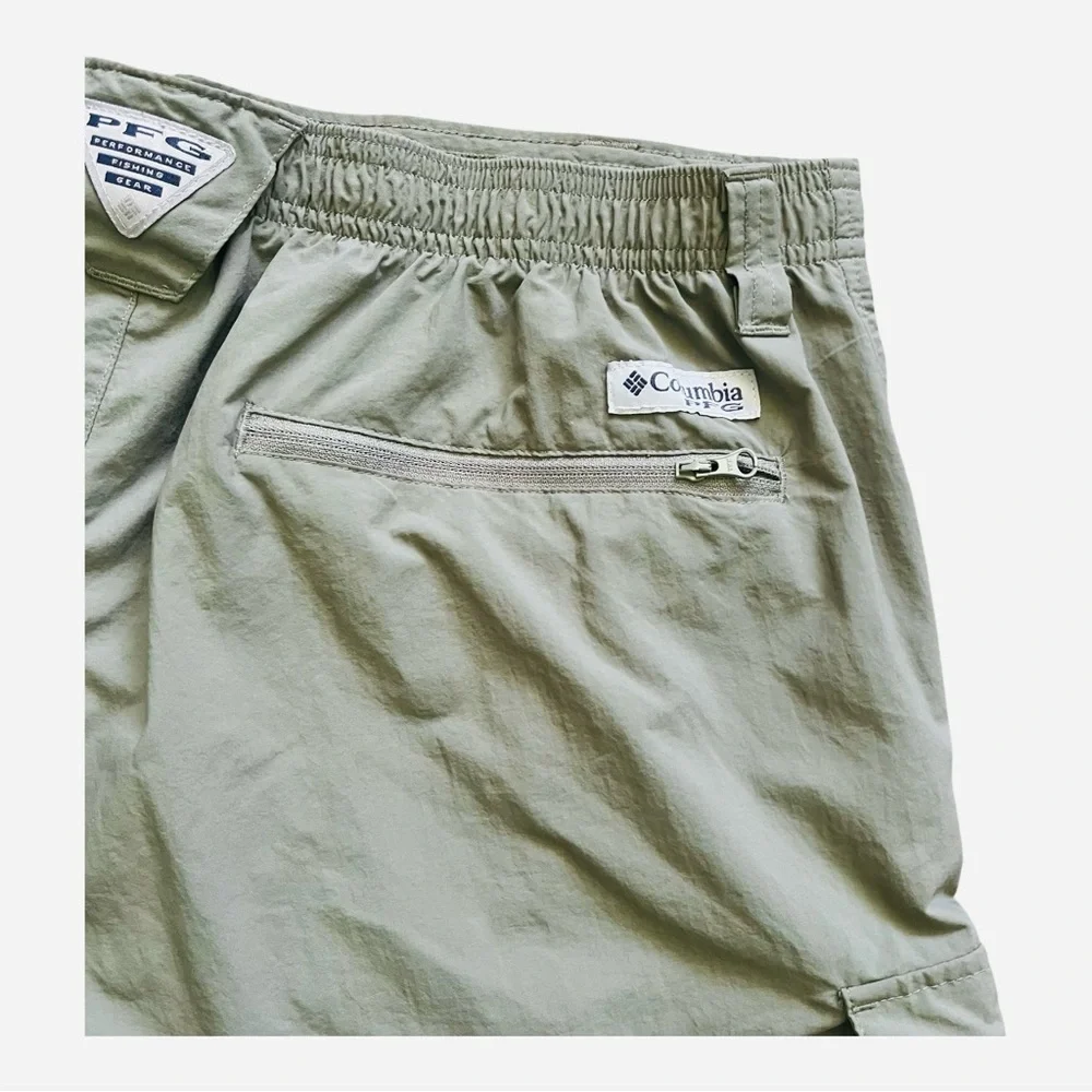Columbia fishing gear nylon green olive cargo shorts L pocket zipper button logo